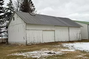 3517 N Henderson Rd, Freeport, IL 61032 - Photo 4