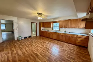 3517 N Henderson Rd, Freeport, IL 61032 - Photo 8