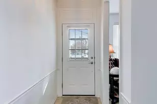 2594 Venetian Ln, Elgin, IL 60124 - Photo 2