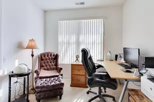 2594 Venetian Ln, Elgin, IL 60124 - Photo 16