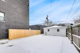 4213 W Roscoe St, Chicago, IL 60641 - Photo 14