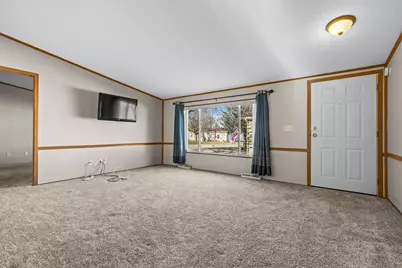 404 E Wood Lane, Belvidere, IL 61008 - Photo 8