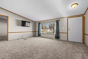 404 E Wood Ln, Belvidere, IL 61008 - Photo 8