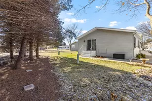 404 E Wood Ln, Belvidere, IL 61008 - Photo 4