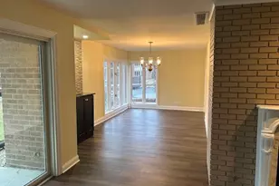 1 Oak Brook Club Dr, Oak Brook, IL 60523 - Photo 12