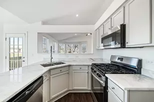 715 Four Seasons Blvd, Aurora, IL 60504 - Photo 8