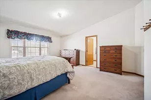 233 Wildflower Ln, Round Lake Beach, IL 60073 - Photo 14