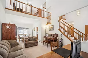 233 Wildflower Ln, Round Lake Beach, IL 60073 - Photo 4