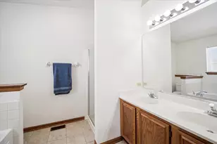 233 Wildflower Ln, Round Lake Beach, IL 60073 - Photo 16