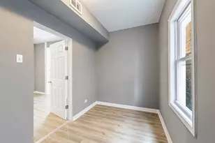 8428 S Escanaba Ave, Chicago, IL 60617 - Photo 24