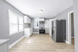 8428 S Escanaba Ave, Chicago, IL 60617 - Photo 18