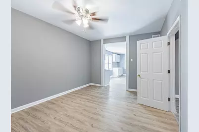 8428 S Escanaba Avenue, Chicago, IL 60617 - Photo 16