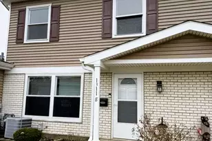 1311 Kingsbury Dr, Hanover Park, IL 60133 - Photo 2