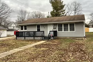 119 S Maple St, Paxton, IL 60957 - Photo 1