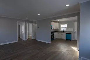 526 Grandview Dr, Round Lake Park, IL 60073 - Photo 2