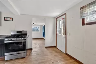 2929 Sewell St, Rockford, IL 61109 - Photo 8