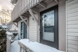 240 Chippewa Ct, Bolingbrook, IL 60440 - Photo 2