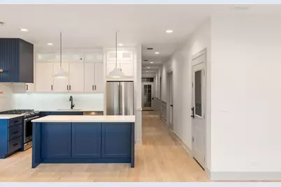 3317 N Avers Avenue, Chicago, IL 60618 - Photo 2