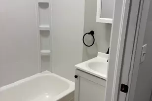 304 1/2 W 7th St, Sterling, IL 61081 - Photo 10