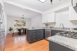 1598 Kirkwood Dr, Geneva, IL 60134 - Photo 8