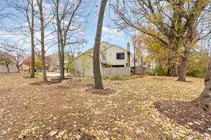 1598 Kirkwood Dr, Geneva, IL 60134 - Photo 22