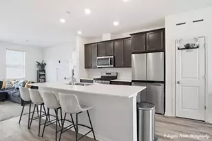 2117 Yellowstone Blvd, Mundelein, IL 60060 - Photo 4