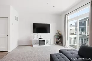 2117 Yellowstone Blvd, Mundelein, IL 60060 - Photo 12