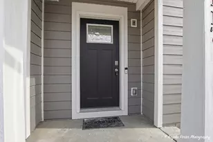 2117 Yellowstone Blvd, Mundelein, IL 60060 - Photo 2