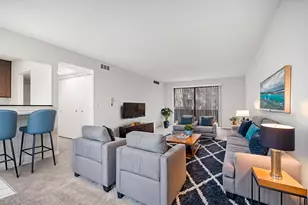 700 Wellington Ave, Elk Grove Village, IL 60007 - Photo 2