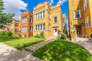 4820 W Wolfram St, Chicago, IL 60641 - Photo 2