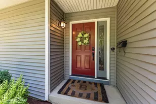 659 Alida Dr, Cary, IL 60013 - Photo 2