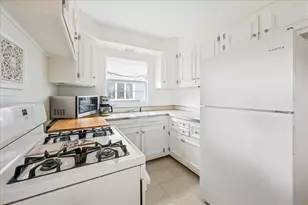 1042 Alfini Dr, Des Plaines, IL 60016 - Photo 4