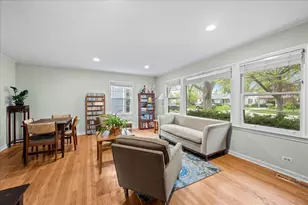 1042 Alfini Dr, Des Plaines, IL 60016 - Photo 2