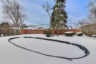 2537 Pick Dr, Glenview, IL 60025 - Photo 22