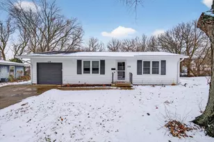 1118 Manchester Mall, McHenry, IL 60050 - Photo 2