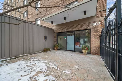607 W Wrightwood Avenue #407, Chicago, IL 60614 - Photo 2