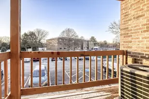 2252 Abbeywood Dr, Lisle, IL 60532 - Photo 10