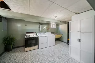 6814 N Dowagiac Ave, Chicago, IL 60646 - Photo 32