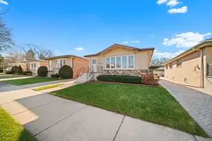 6814 N Dowagiac Ave, Chicago, IL 60646 - Photo 2