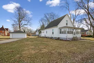 402 8th St, Mazon, IL 60444 - Photo 2