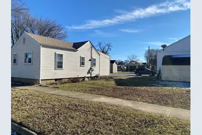 622 W North Street N, Pontiac, IL 61764 - Photo 2