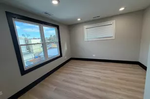 5252 W Berteau Ave, Chicago, IL 60641 - Photo 10