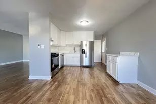 1606 N Poplar Ave N, Round Lake Beach, IL 60073 - Photo 6