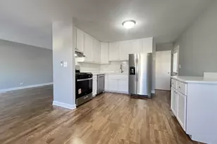 1606 N Poplar Ave N, Round Lake Beach, IL 60073 - Photo 2