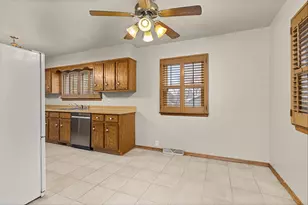 5631 S Oak St, Hinsdale, IL 60521 - Photo 8