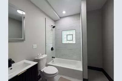 5252 W Berteau Avenue #1, Chicago, IL 60641 - Photo 8