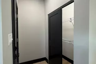 5252 W Berteau Ave, Chicago, IL 60641 - Photo 4