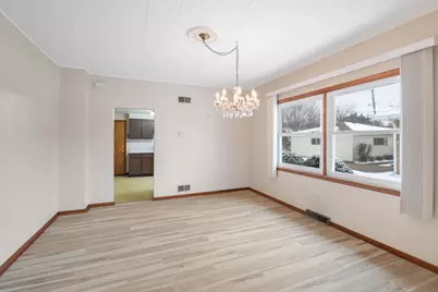606 De Angelis Court, Chicago Heights, IL 60411 - Photo 4