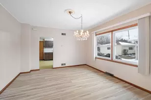 606 De Angelis Ct, Chicago Heights, IL 60411 - Photo 4