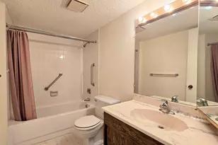 650 Whitney Ct, Gurnee, IL 60031 - Photo 12